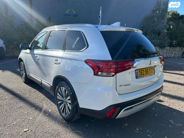 מיצובישי אאוטלנדר