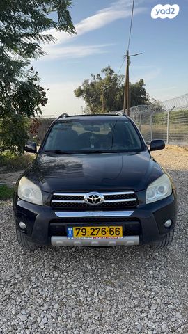 טויוטה RAV4