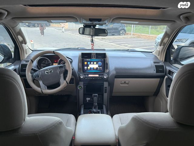 טויוטה לנד קרוזר