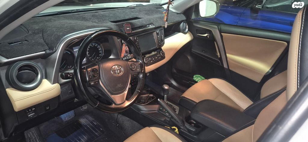 מודעת רכב טויוטה RAV4