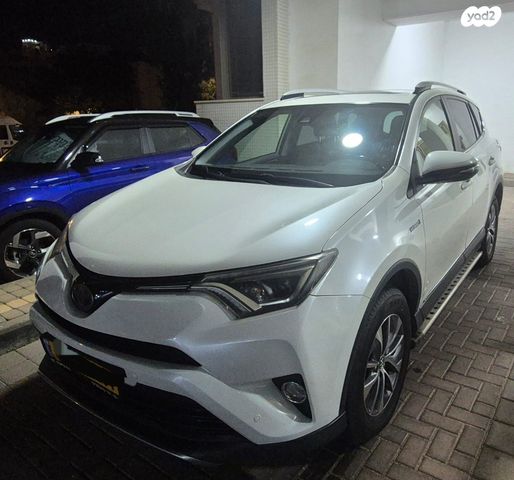 טויוטה RAV4