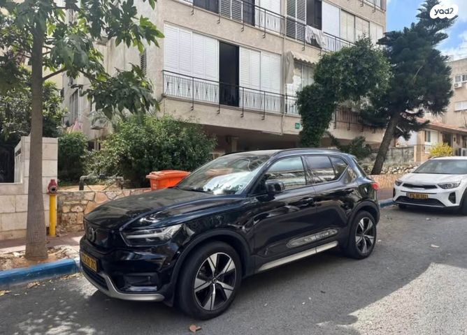 מודעת רכב וולוו XC40