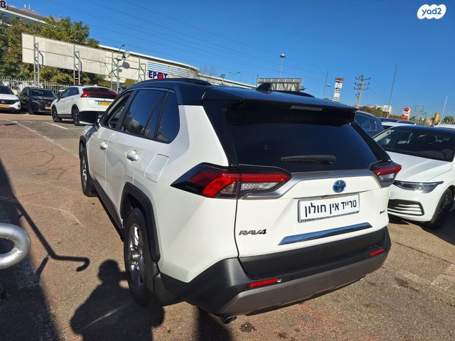 טויוטה RAV4
