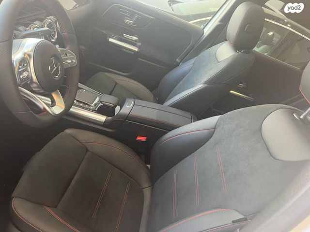 מרצדס-בנץ GLA