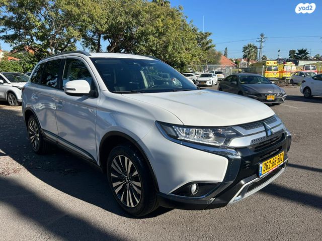 מיצובישי אאוטלנדר