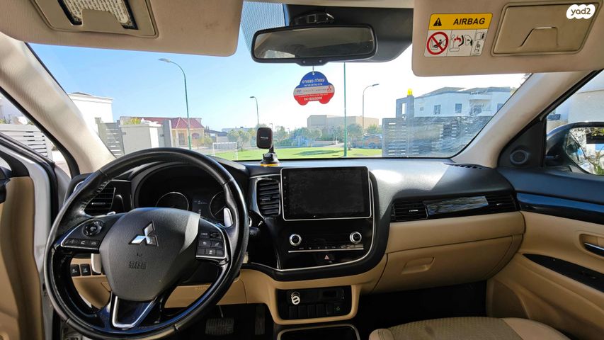 מיצובישי אאוטלנדר