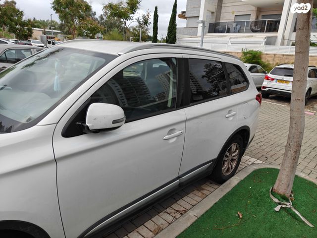 מיצובישי אאוטלנדר