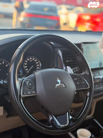 מיצובישי אאוטלנדר