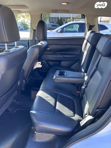 מיצובישי אאוטלנדר