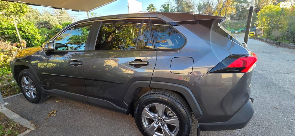 טויוטה RAV4