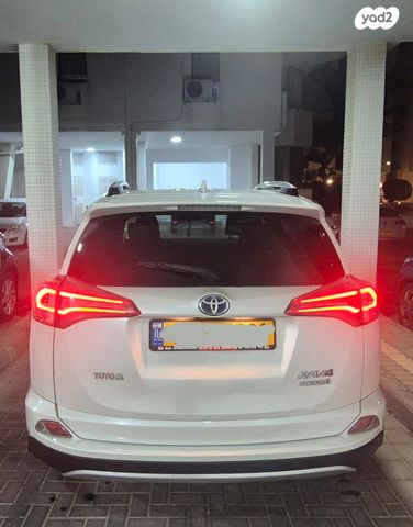 טויוטה RAV4