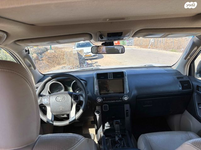 טויוטה לנד קרוזר