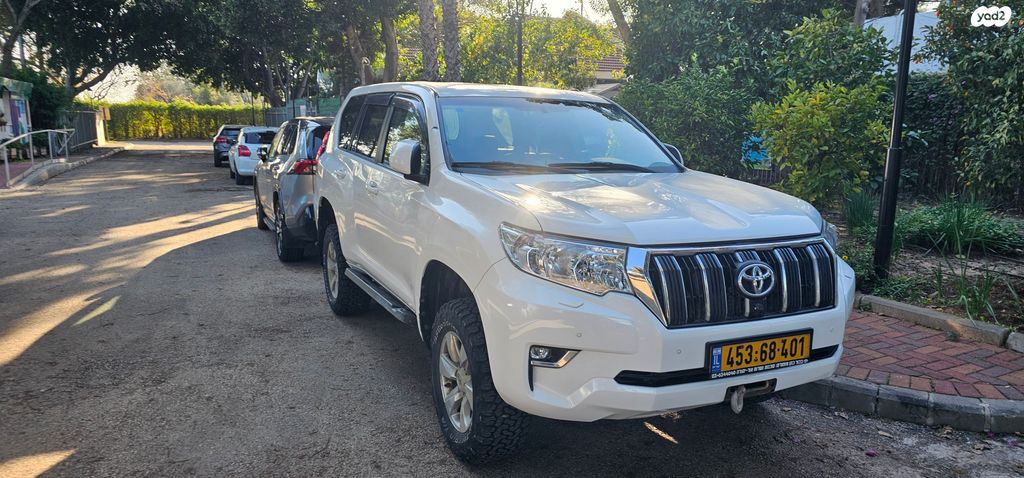 טויוטה לנד קרוזר