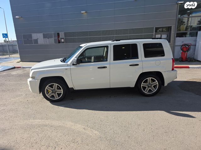 מודעת רכב ג'יפ פטריוט