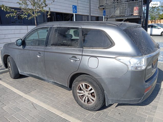 מיצובישי אאוטלנדר