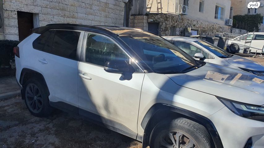 מודעת רכב טויוטה RAV4