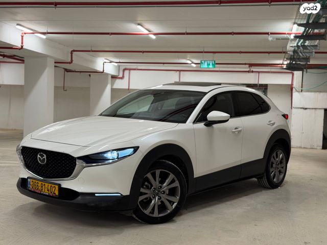 מודעת רכב מאזדה CX-30