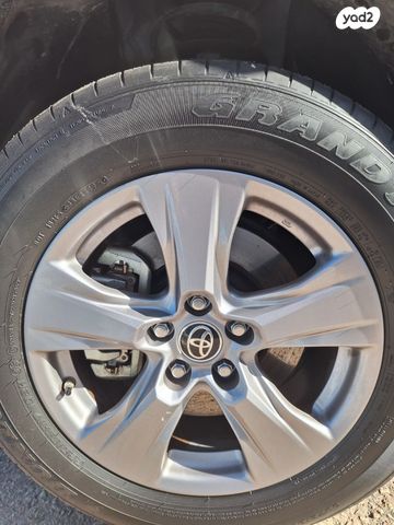 טויוטה RAV4