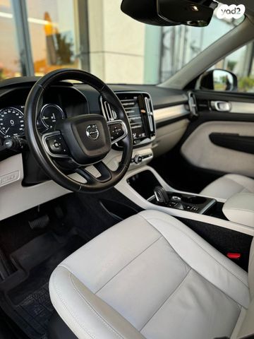 וולוו XC40