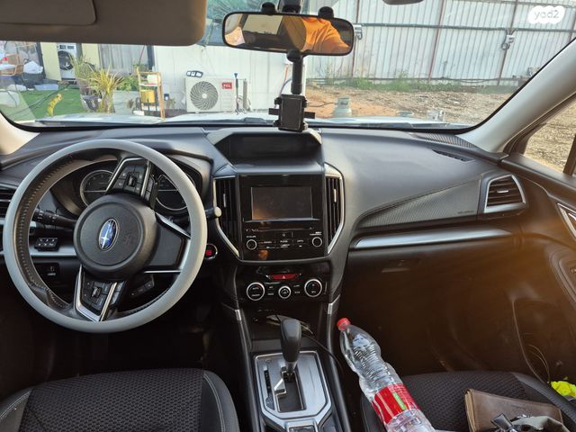 סובארו פורסטר