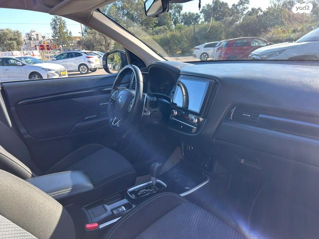 מיצובישי אאוטלנדר