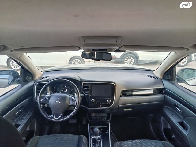 מיצובישי אאוטלנדר