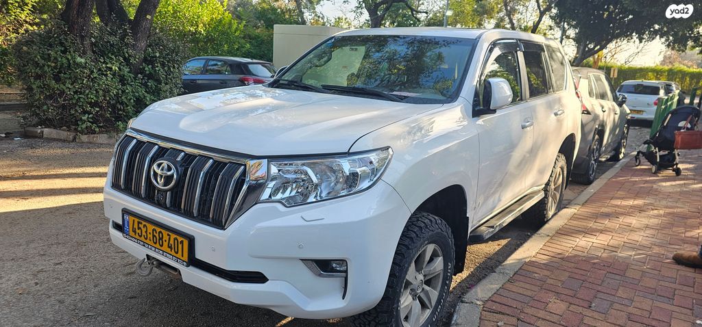 טויוטה לנד קרוזר