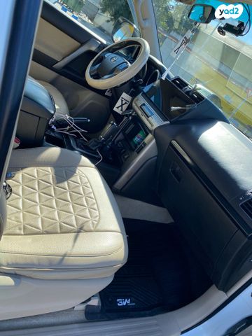 טויוטה לנד קרוזר