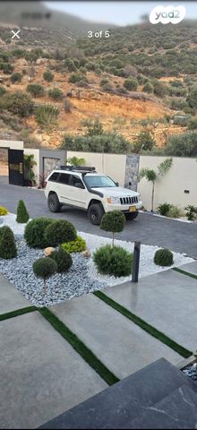 מודעת רכב ג'יפ גרנד צ'ירוקי