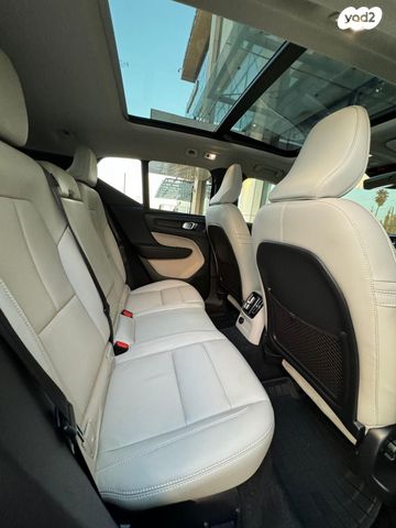וולוו XC40