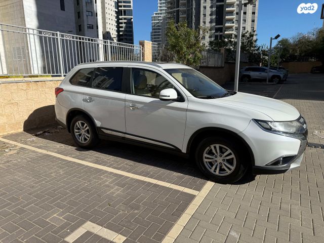 מיצובישי אאוטלנדר