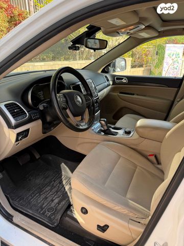 מודעת רכב ג'יפ גרנד צ'ירוקי