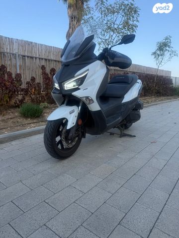 מודעת רכב סאן יאנג ג'וי-מקס Z-250