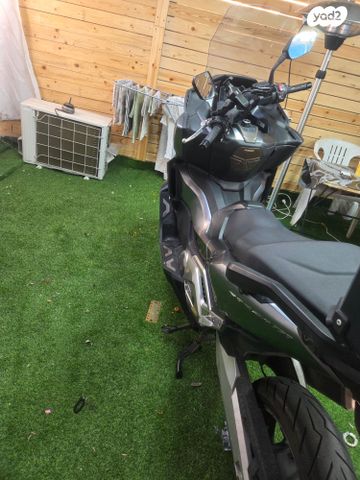 הונדה פורזה 750