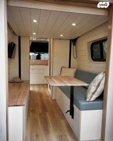 מודעת רכב ממונע אוטוקראוון