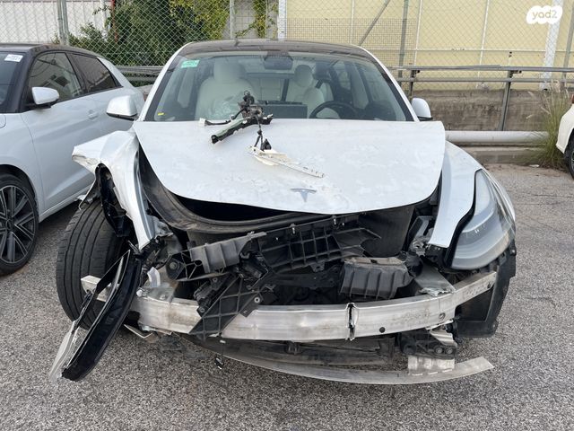 מודעת רכב טסלה מודל 3