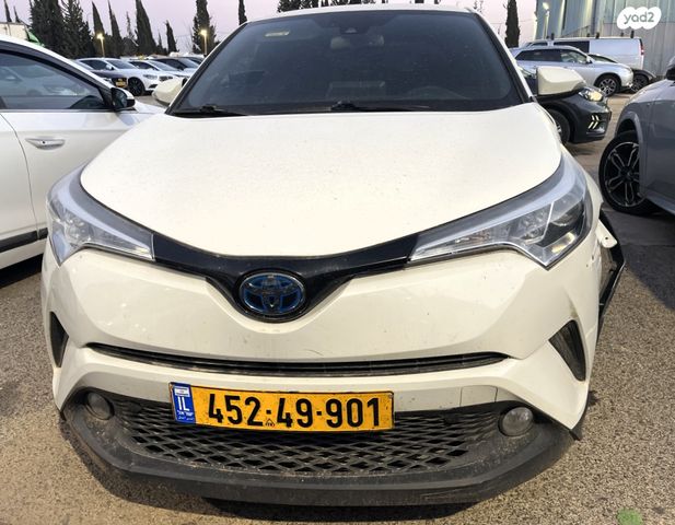 מודעת רכב טויוטה C-HR