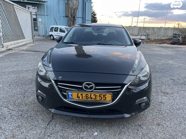 מודעת רכב מאזדה 3