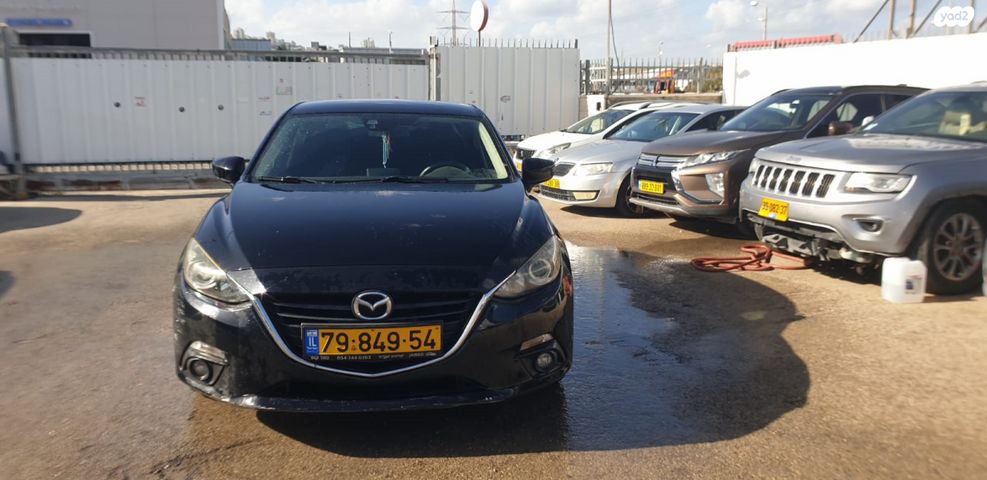 מודעת רכב מאזדה 3