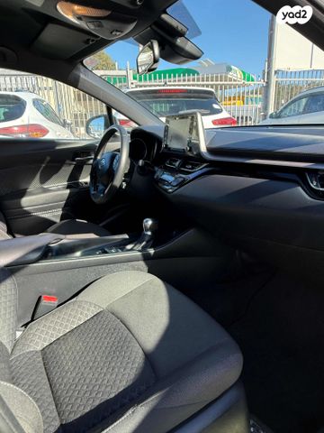טויוטה C-HR