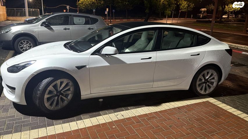 מודעת רכב טסלה מודל 3