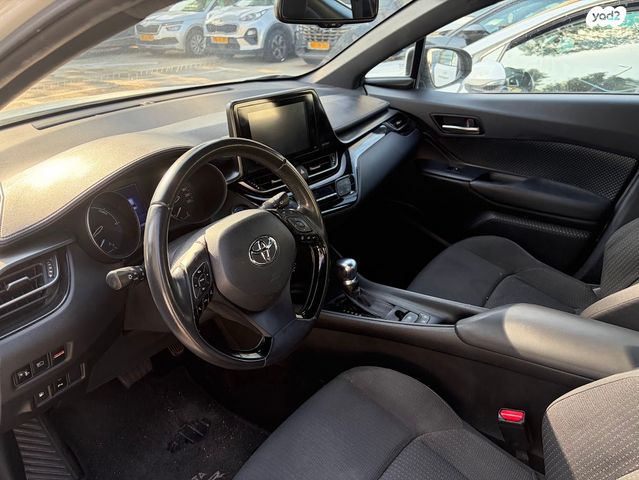 טויוטה C-HR