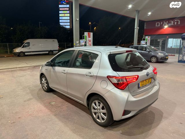 טויוטה יאריס