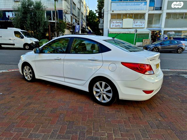 יונדאי אקסנט i25