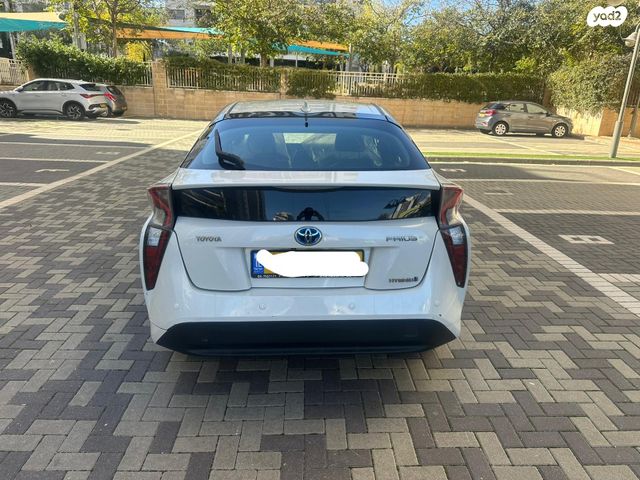מודעת רכב טויוטה פריוס
