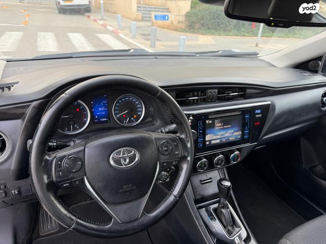 טויוטה קורולה