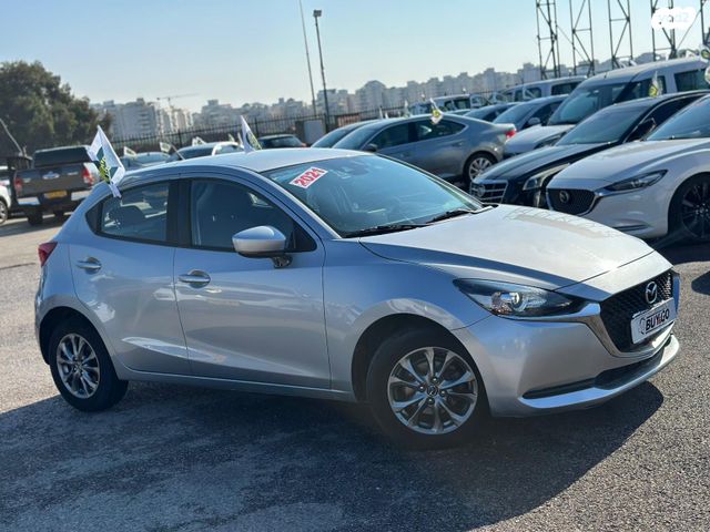 מודעת רכב מאזדה 2