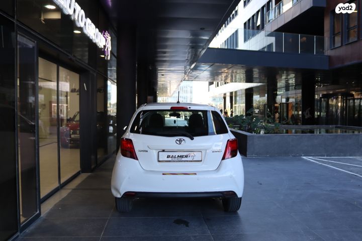 טויוטה יאריס