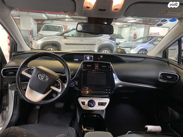 טויוטה פריוס