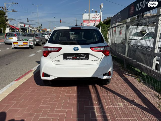 טויוטה יאריס